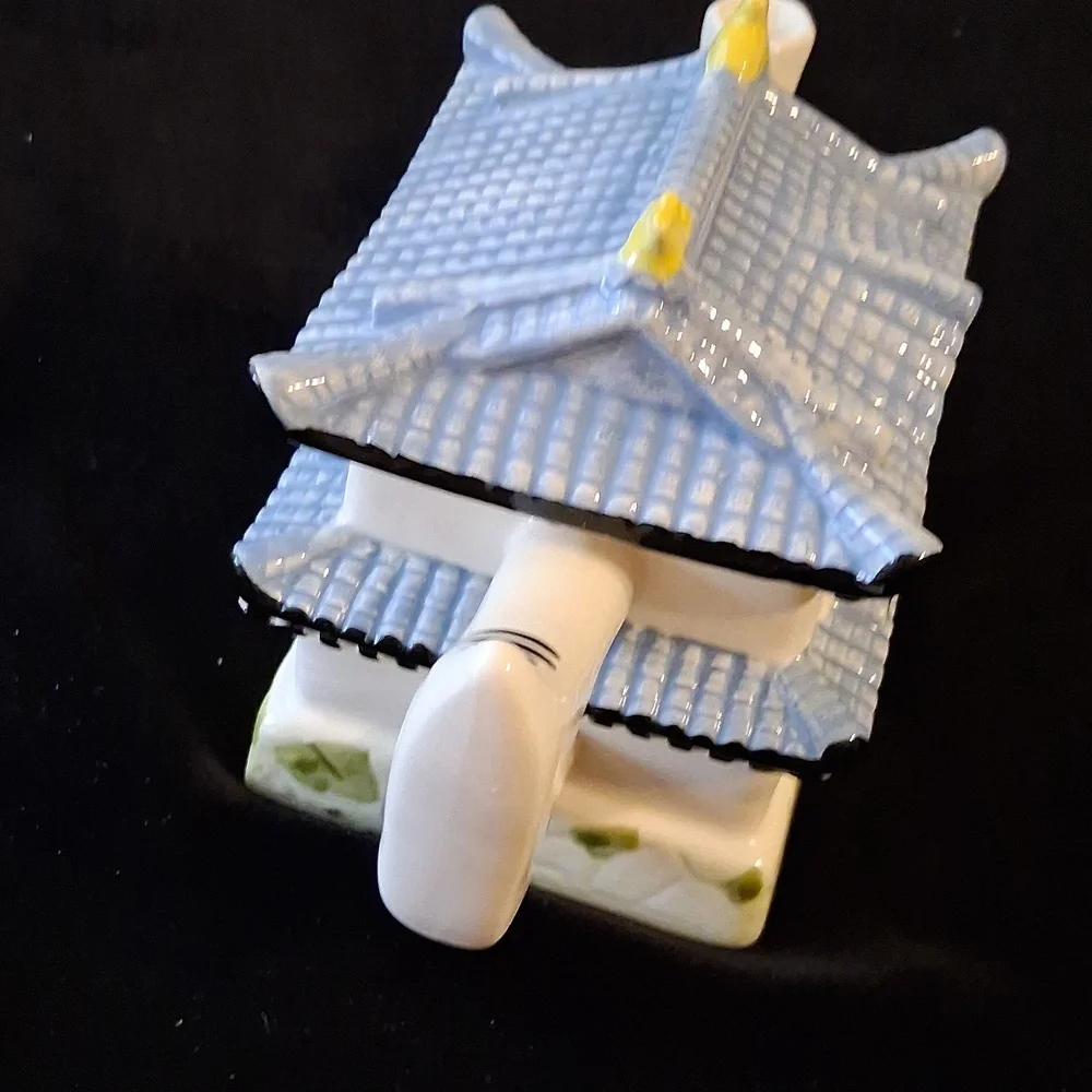 Japanese-style Pagoda one-cup china teapot
